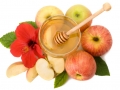 honey with apple for Rosh Hashanah – jewish new year